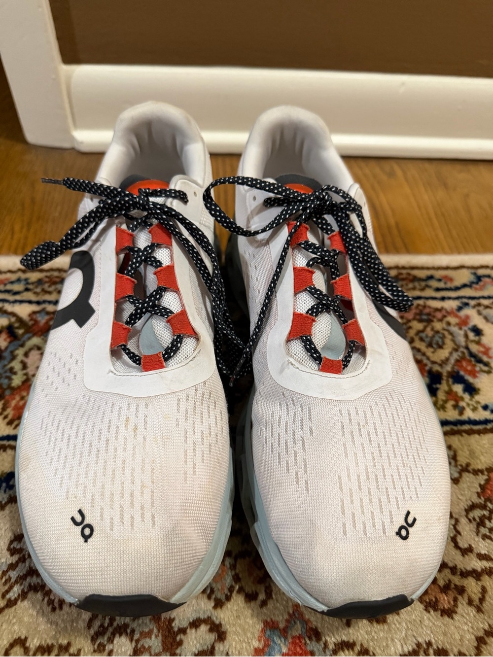 On Cloud Men’s White/reddish orange/Black/Seafoam green color Sneakers Size 11.5